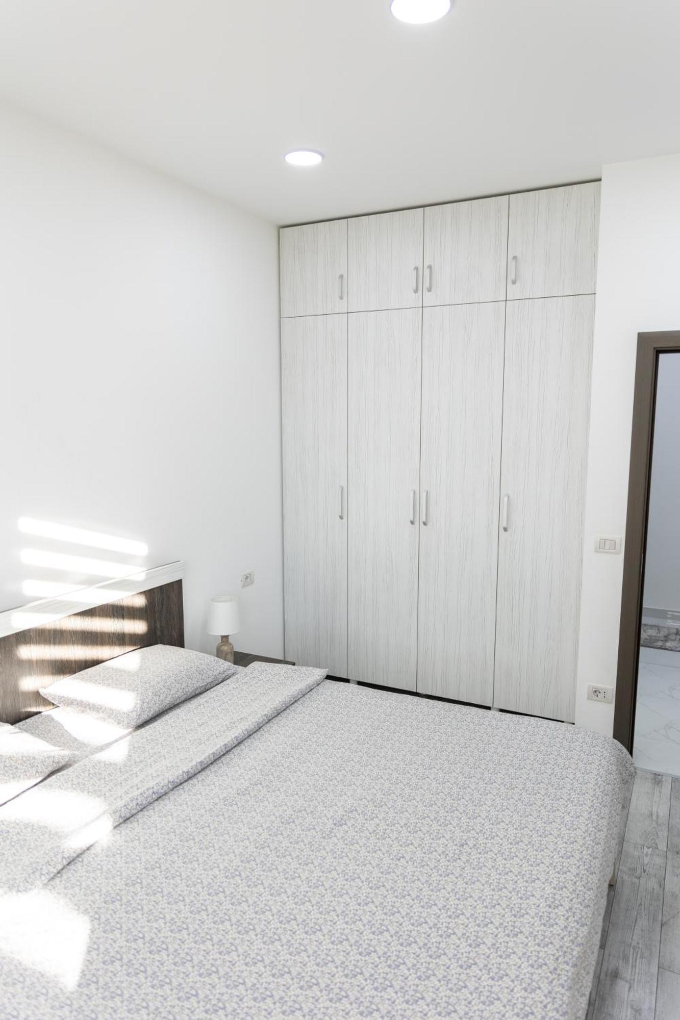 Astar Apartments - Extra Large Rădăuţi Exteriör bild
